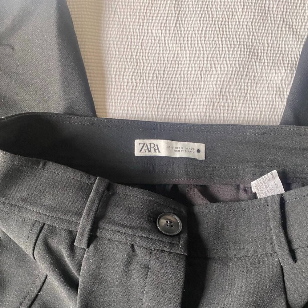 Zara Cropped Tailored Pants with Tapered Leg in Black